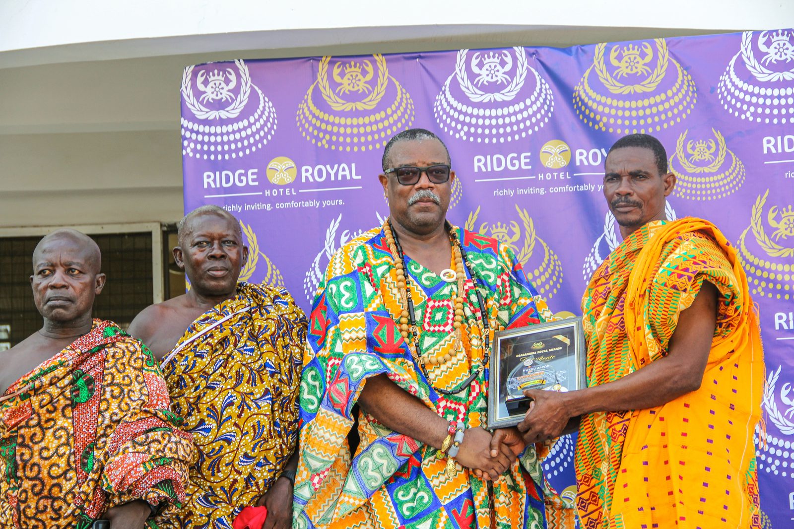 Chiefs of the Oguaa Traditional Area present an award
