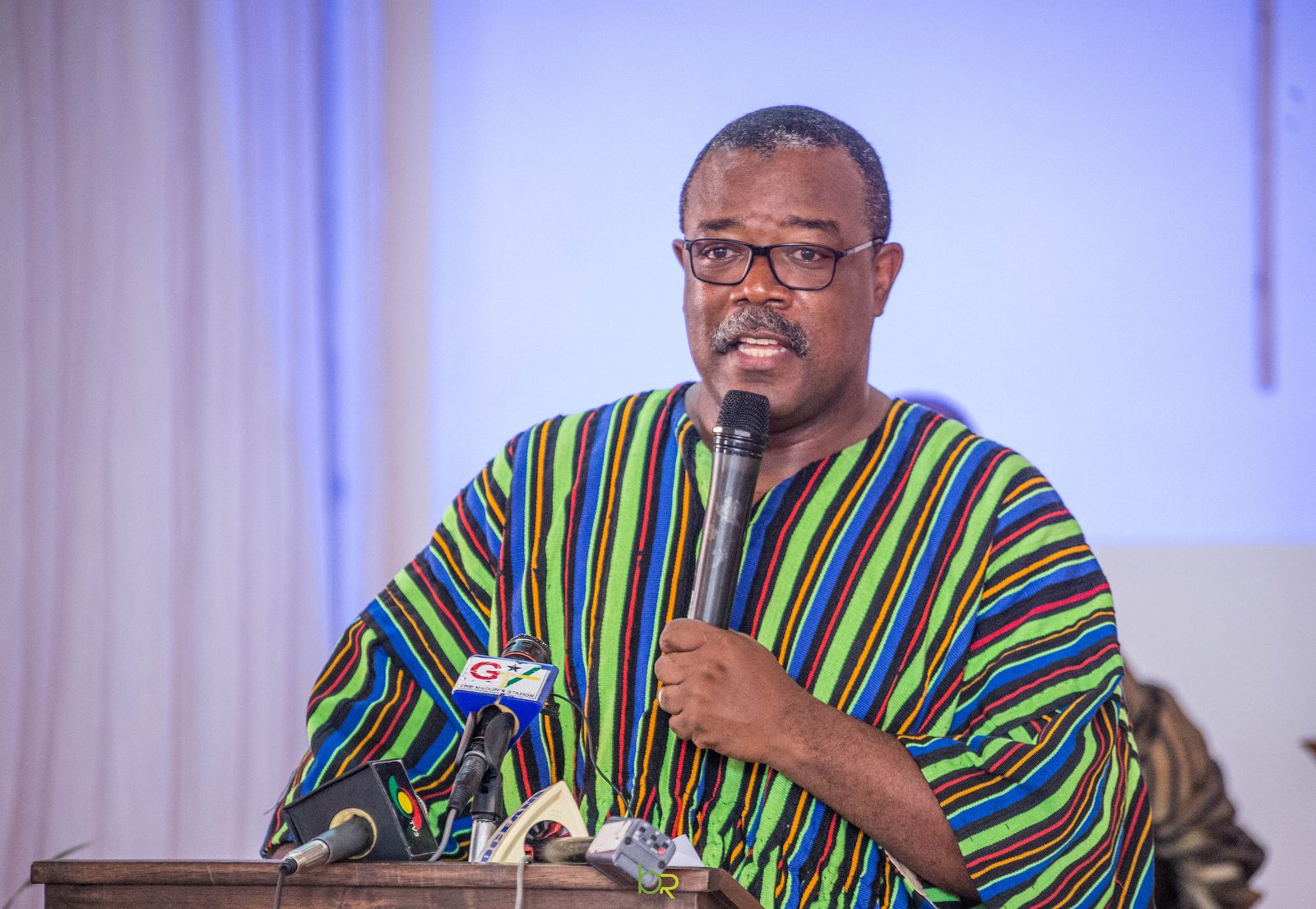 Nana Obiri Aduama, Nkosohene of the Oguaa Traditional Area, addressing the gathering