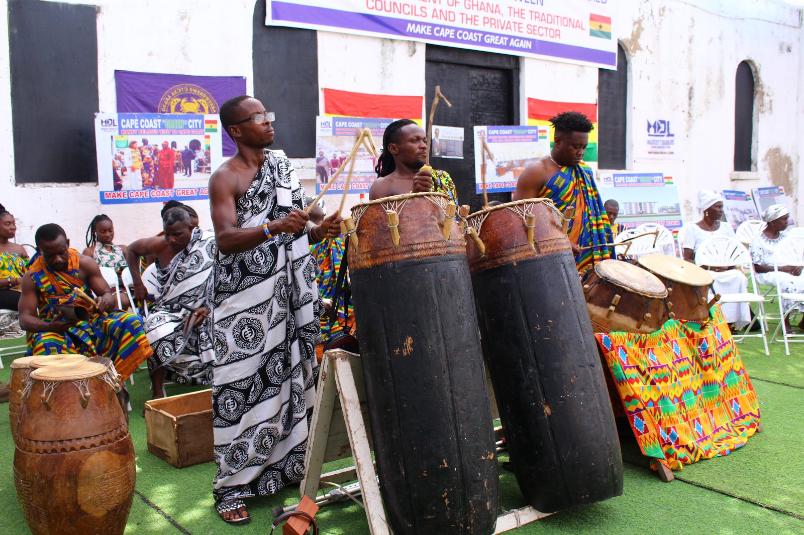 The fontomfrom drummers at the castle forecourt